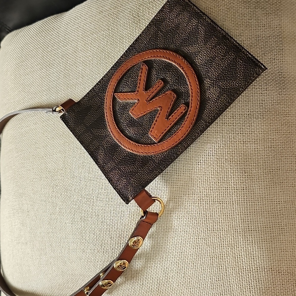 Michael Kors Logo Applique Belt Bag Brown Monogram Waist Pouch Sz Small EUC - Picture 13 of 13